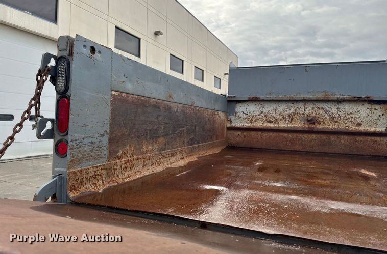 image for item EA1971 2001 International 4900 dump truck