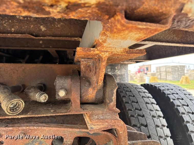 image for item EA1971 2001 International 4900 dump truck