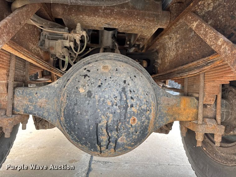 image for item EA1971 2001 International 4900 dump truck