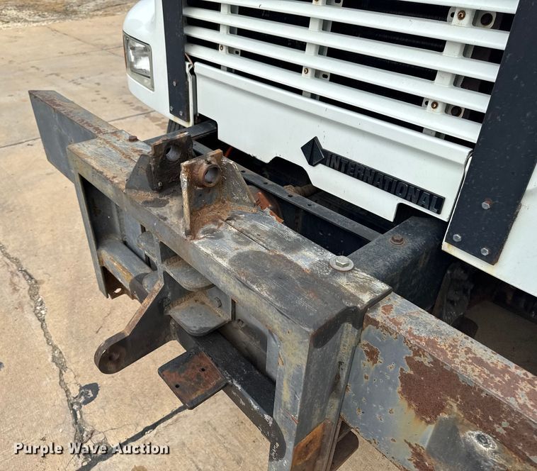 image for item EA1971 2001 International 4900 dump truck