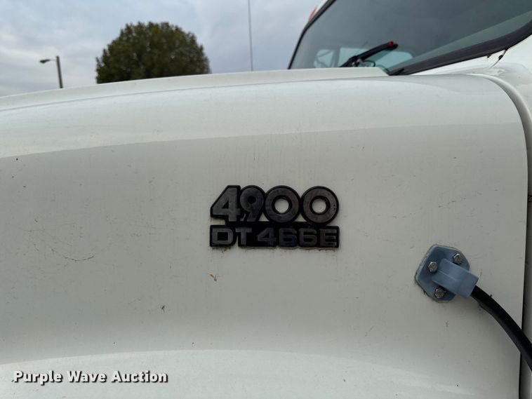 image for item EA1971 2001 International 4900 dump truck