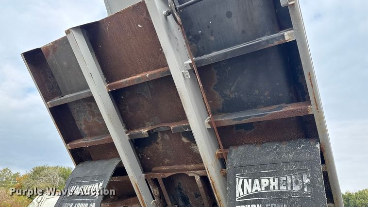 image for item EA1971 2001 International 4900 dump truck