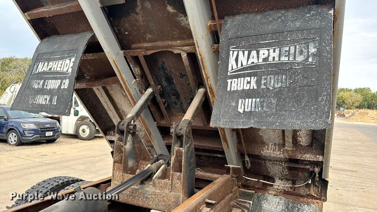 image for item EA1971 2001 International 4900 dump truck