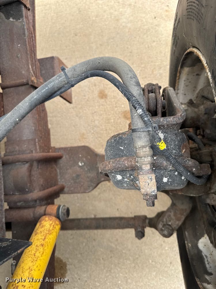 image for item EA1971 2001 International 4900 dump truck