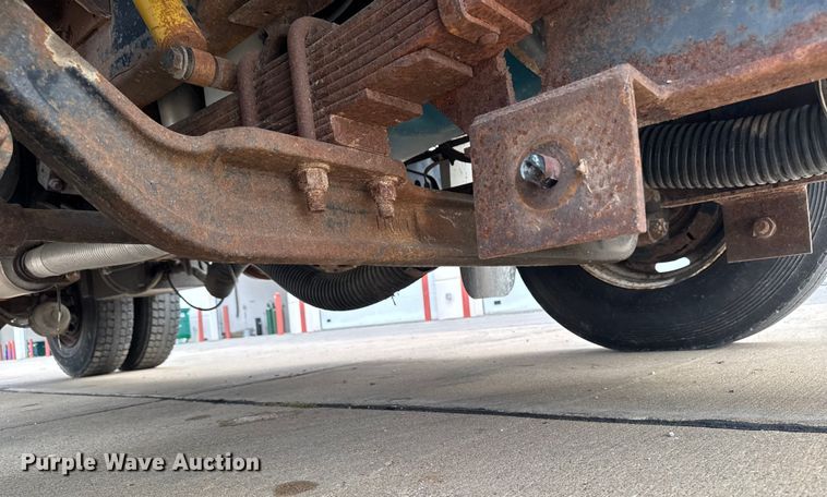 image for item EA1971 2001 International 4900 dump truck