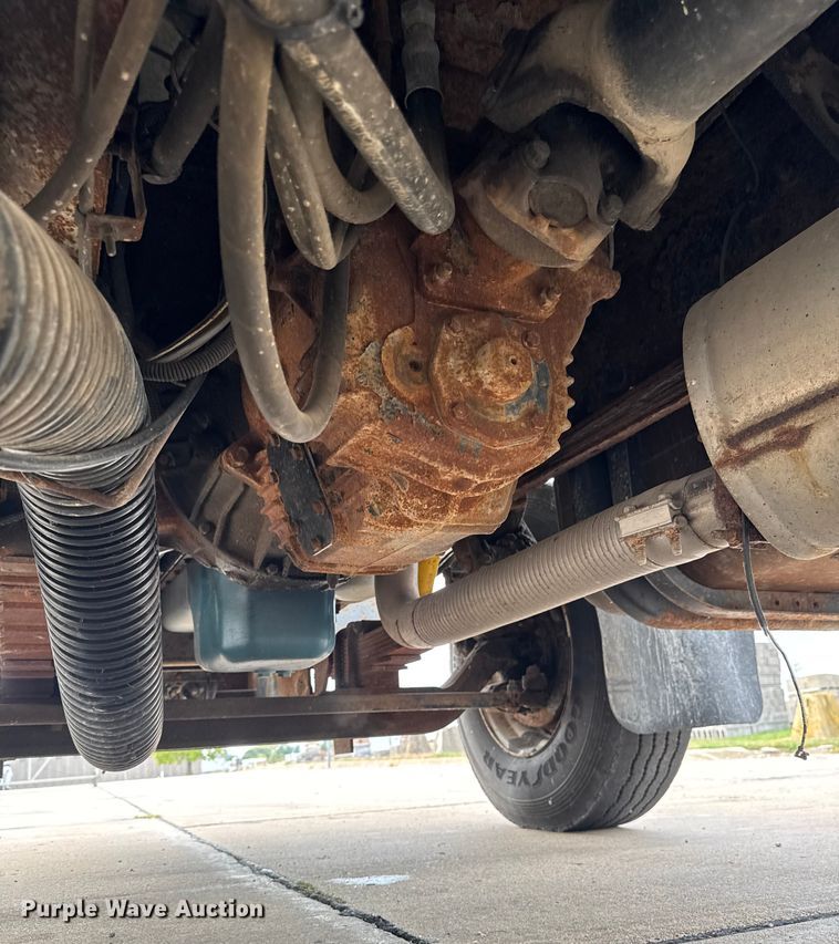 image for item EA1971 2001 International 4900 dump truck