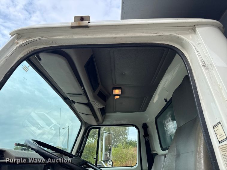 image for item EA1971 2001 International 4900 dump truck