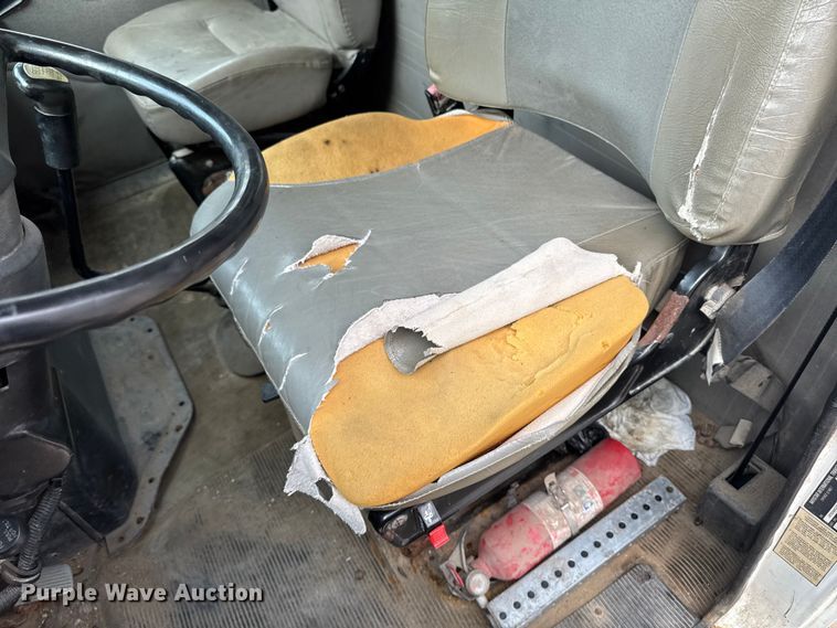 image for item EA1971 2001 International 4900 dump truck