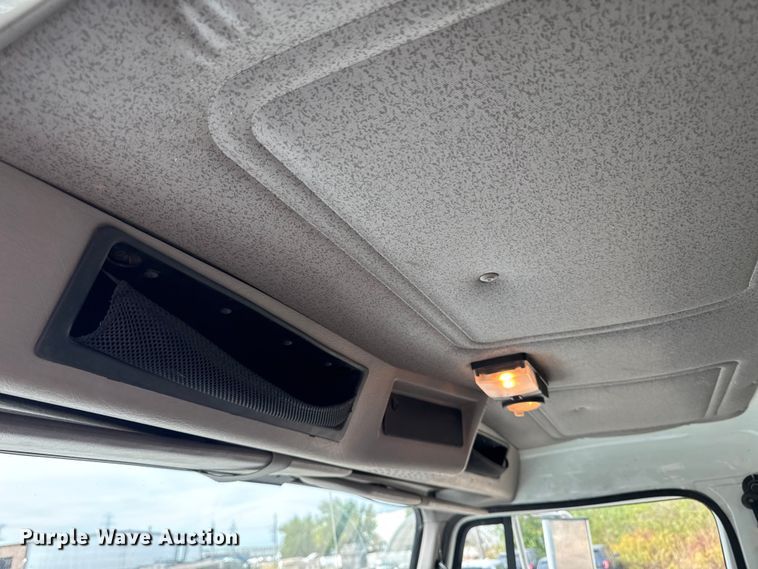 image for item EA1971 2001 International 4900 dump truck