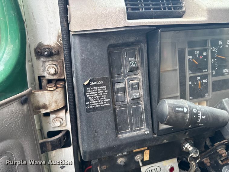 image for item EA1971 2001 International 4900 dump truck