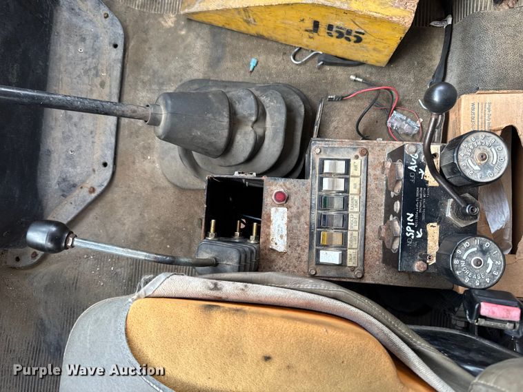 image for item EA1971 2001 International 4900 dump truck