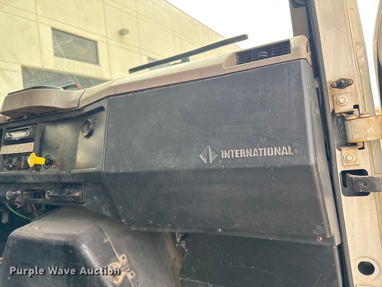 image for item EA1971 2001 International 4900 dump truck
