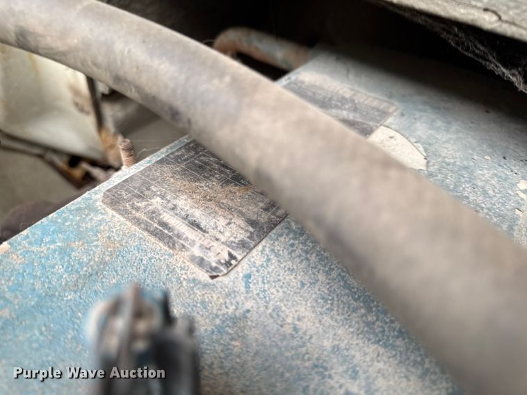 image for item EA1971 2001 International 4900 dump truck