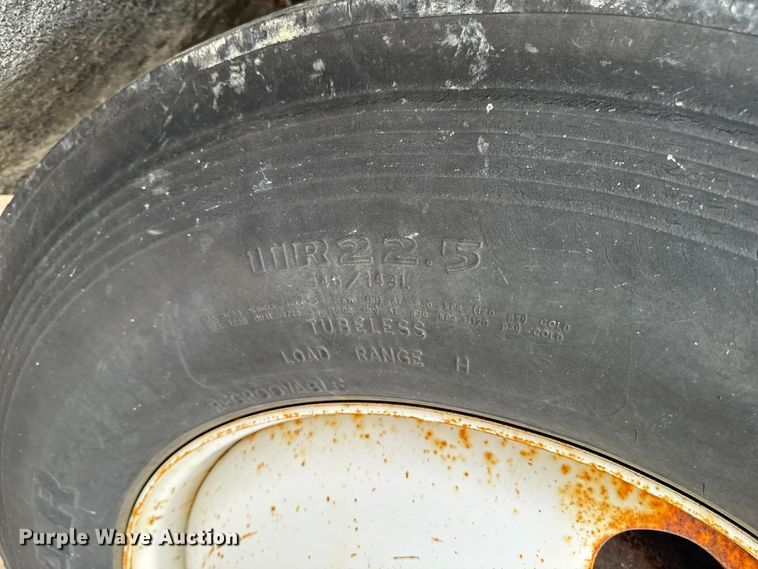 image for item EA1971 2001 International 4900 dump truck