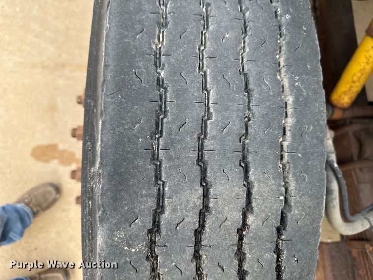 image for item EA1971 2001 International 4900 dump truck