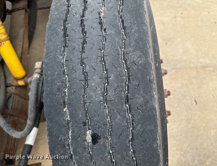 image for item EA1971 2001 International 4900 dump truck