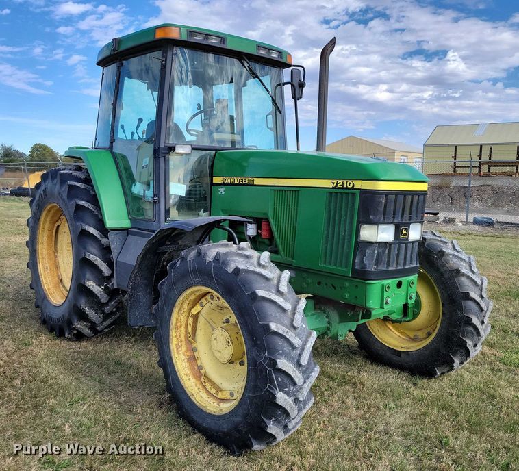 image for item EA2662 2001 John Deere 7210 MFWD tractor