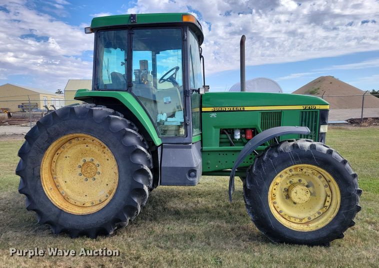 image for item EA2662 2001 John Deere 7210 MFWD tractor