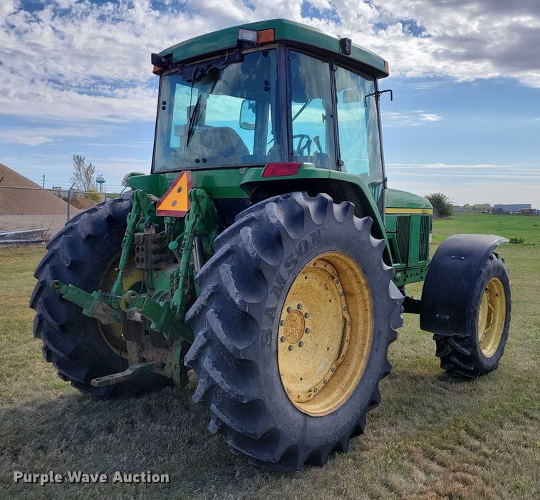 image for item EA2662 2001 John Deere 7210 MFWD tractor