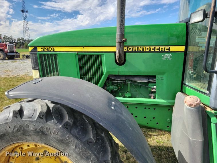 image for item EA2662 2001 John Deere 7210 MFWD tractor