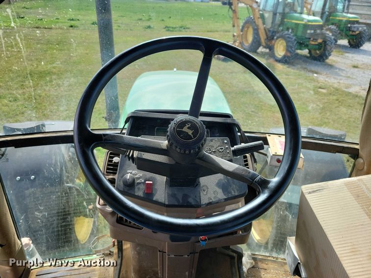 image for item EA2662 2001 John Deere 7210 MFWD tractor