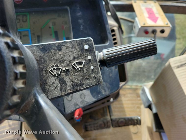 image for item EA2662 2001 John Deere 7210 MFWD tractor