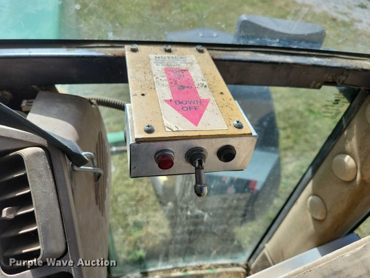 image for item EA2662 2001 John Deere 7210 MFWD tractor