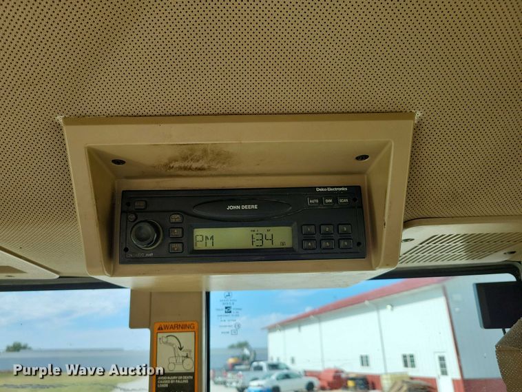 image for item EA2662 2001 John Deere 7210 MFWD tractor