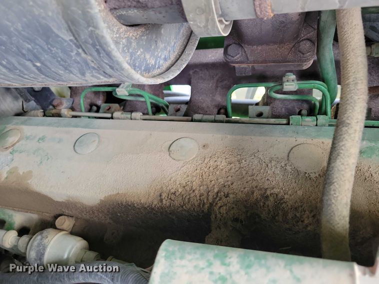 image for item EA2662 2001 John Deere 7210 MFWD tractor