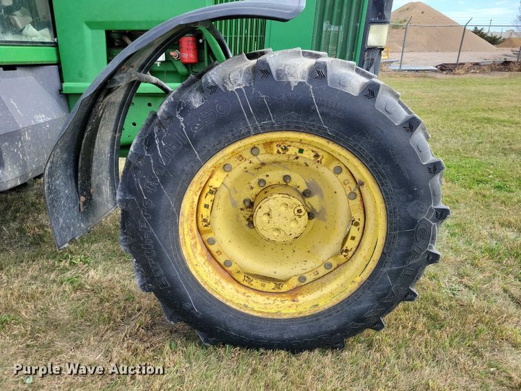 image for item EA2662 2001 John Deere 7210 MFWD tractor