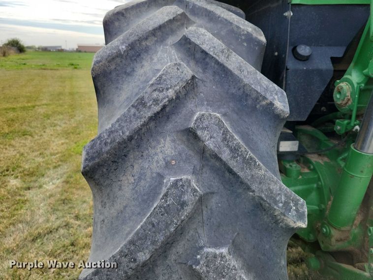 image for item EA2662 2001 John Deere 7210 MFWD tractor