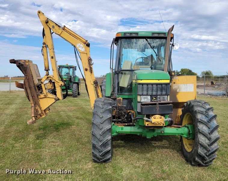 image for item EA2663 2001 John Deere 7210 MFWD tractor