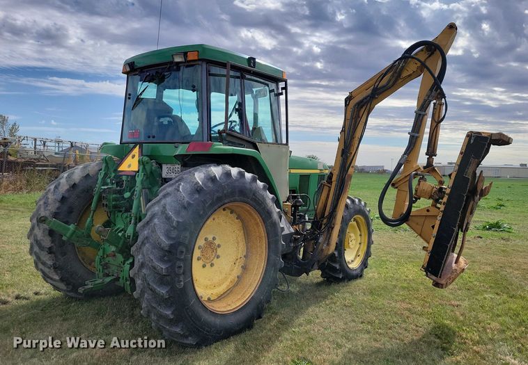 image for item EA2663 2001 John Deere 7210 MFWD tractor