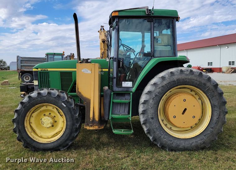 image for item EA2663 2001 John Deere 7210 MFWD tractor