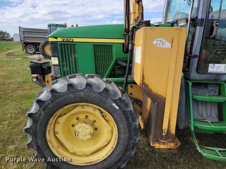 image for item EA2663 2001 John Deere 7210 MFWD tractor