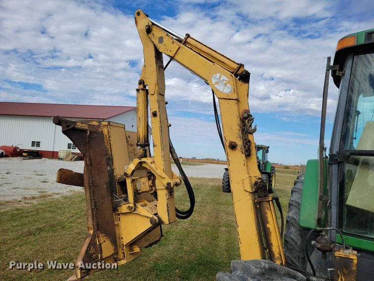 image for item EA2663 2001 John Deere 7210 MFWD tractor