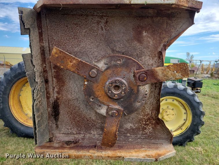 image for item EA2663 2001 John Deere 7210 MFWD tractor