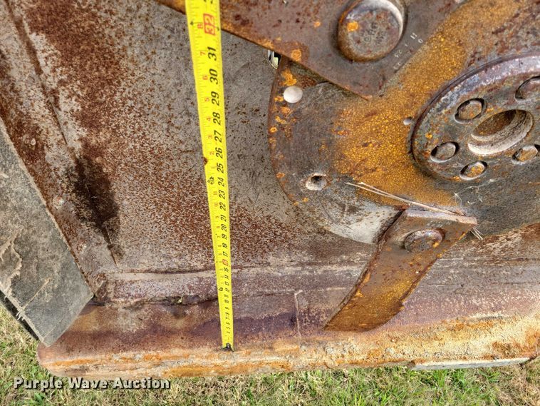 image for item EA2663 2001 John Deere 7210 MFWD tractor