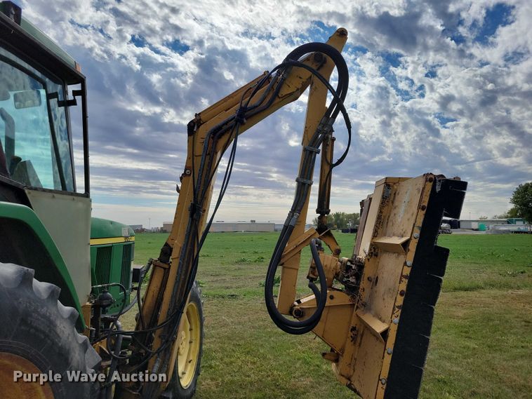 image for item EA2663 2001 John Deere 7210 MFWD tractor