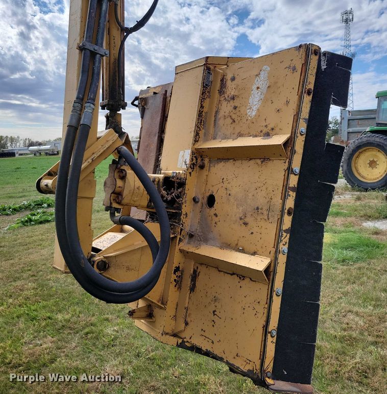 image for item EA2663 2001 John Deere 7210 MFWD tractor