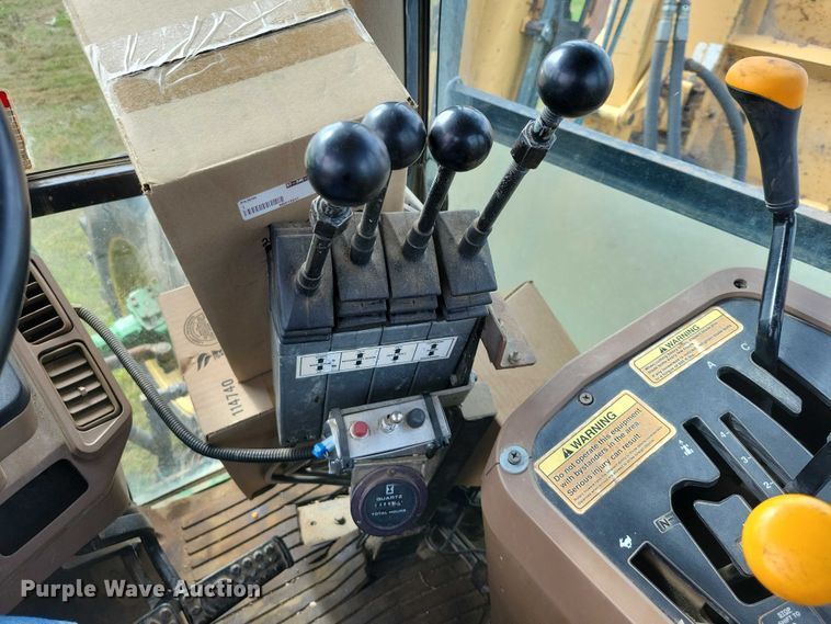 image for item EA2663 2001 John Deere 7210 MFWD tractor