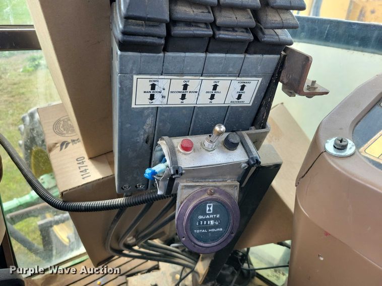 image for item EA2663 2001 John Deere 7210 MFWD tractor