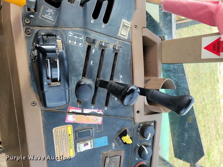 image for item EA2663 2001 John Deere 7210 MFWD tractor