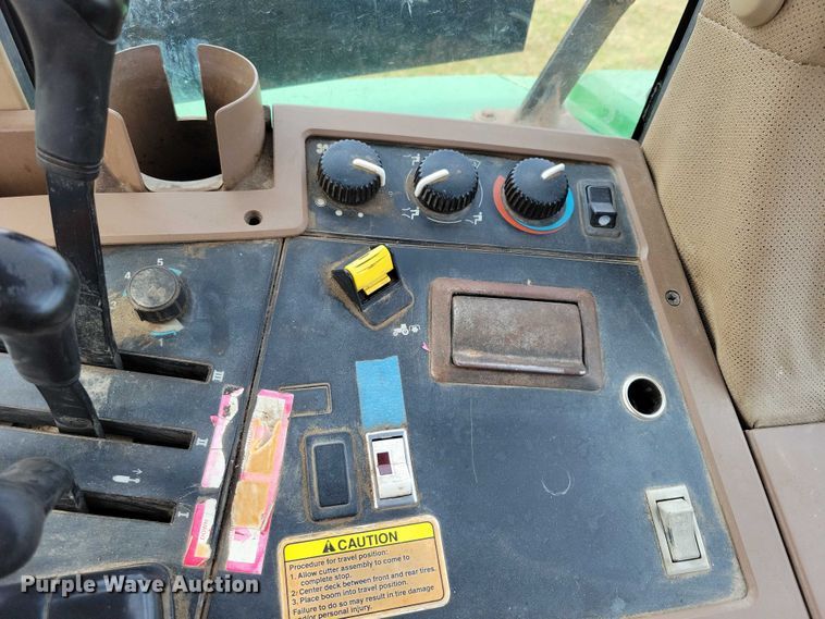 image for item EA2663 2001 John Deere 7210 MFWD tractor