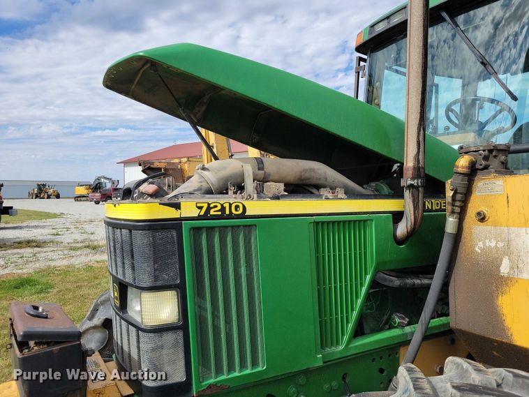 image for item EA2663 2001 John Deere 7210 MFWD tractor