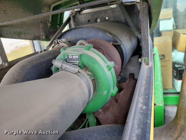 image for item EA2663 2001 John Deere 7210 MFWD tractor