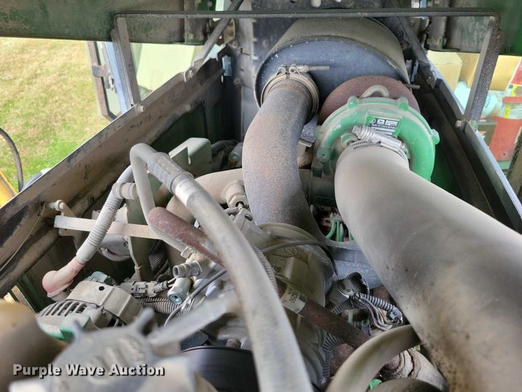 image for item EA2663 2001 John Deere 7210 MFWD tractor