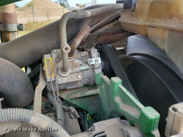 image for item EA2663 2001 John Deere 7210 MFWD tractor