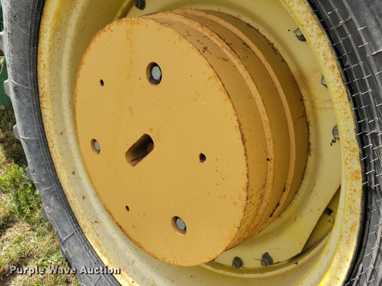 image for item EA2663 2001 John Deere 7210 MFWD tractor