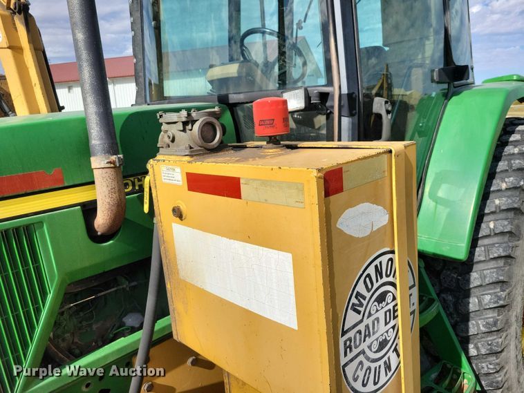 image for item EA2664 2001 John Deere 7210 MFWD tractor